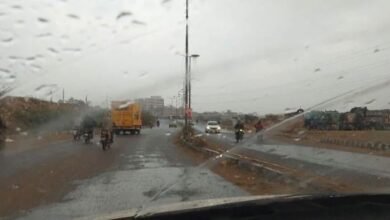 Light showers turn weather pleasant in Karachi