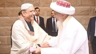 In meeting with Syedna, Zardari lauds services of Bohra community