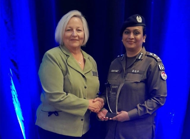 punjab police officer rafat bukhari wins iawp s excellence in performance award